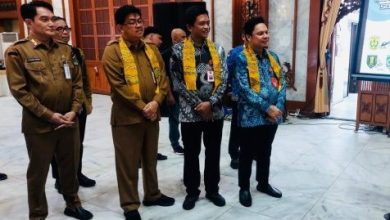 Kepala Dinas Kominfosp Tanbu, Al-Husain Mardani hadiri launching CSIRT dan penandatanganan komitmen keamanan siber.